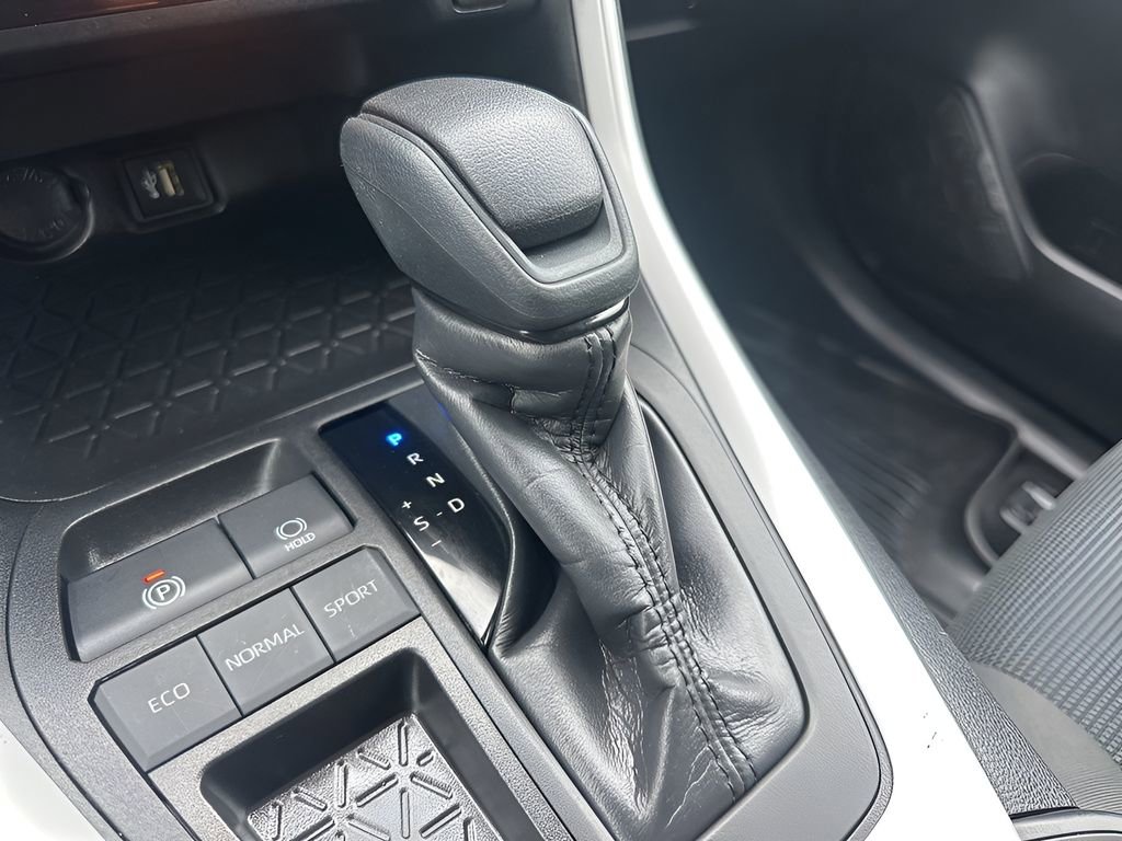 Used 2023 Toyota RAV4 LE image 15