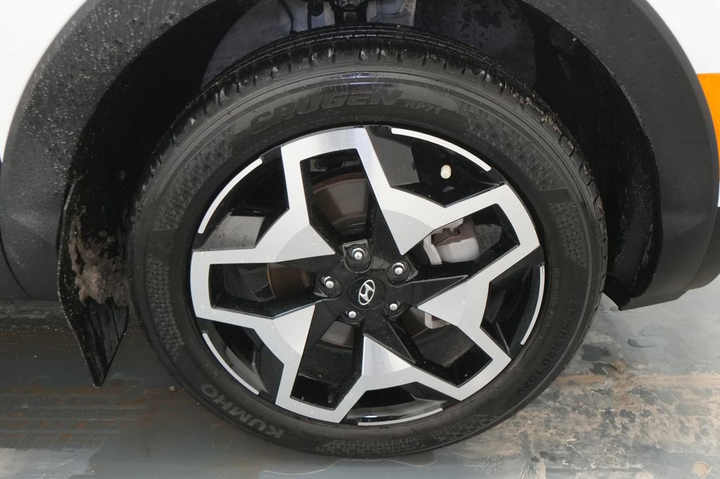 Used 2024 Hyundai Santa Cruz Limited image 11