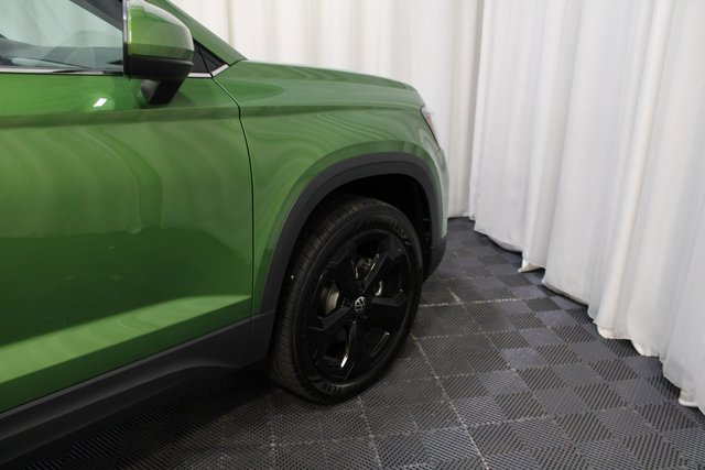 New 2025 Volkswagen Taos SEL image 25