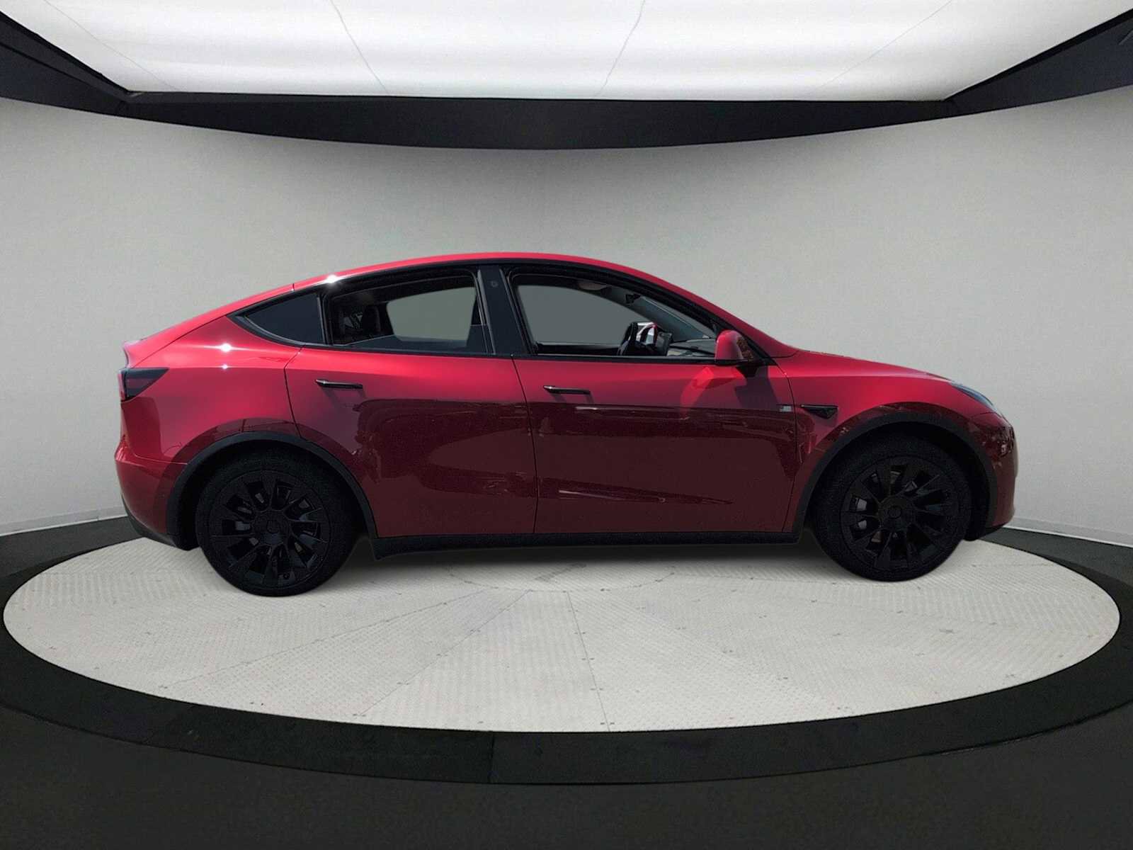 Used 2021 Tesla Model Y 2WD image 9