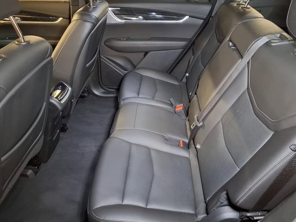 Certified 2022 Cadillac XT6 Premium Luxury image 19