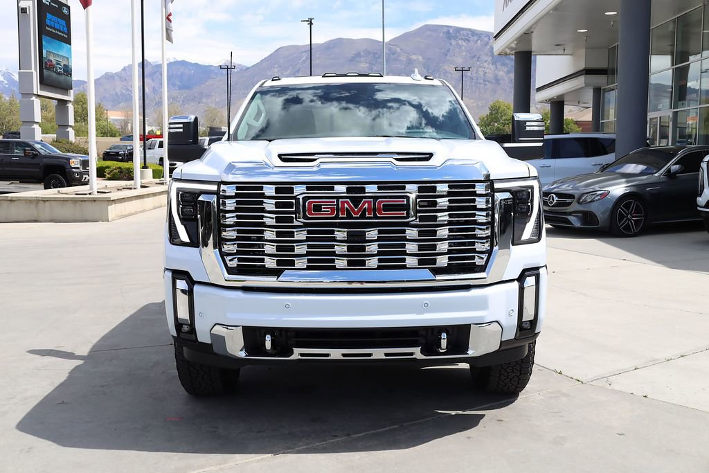 New 2026 GMC Sierra 3500 Denali w/ Denali Reserve Package AWD/4WD image 9