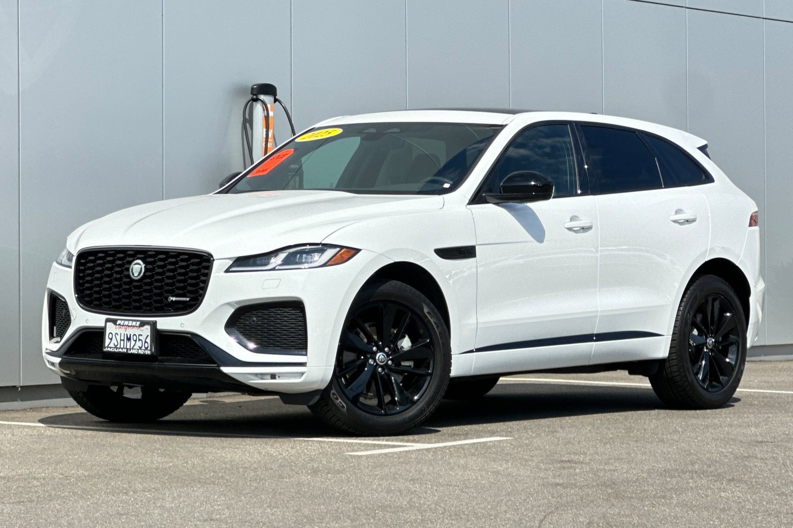 Used 2025 Jaguar F-PACE R-Dynamic S image 1