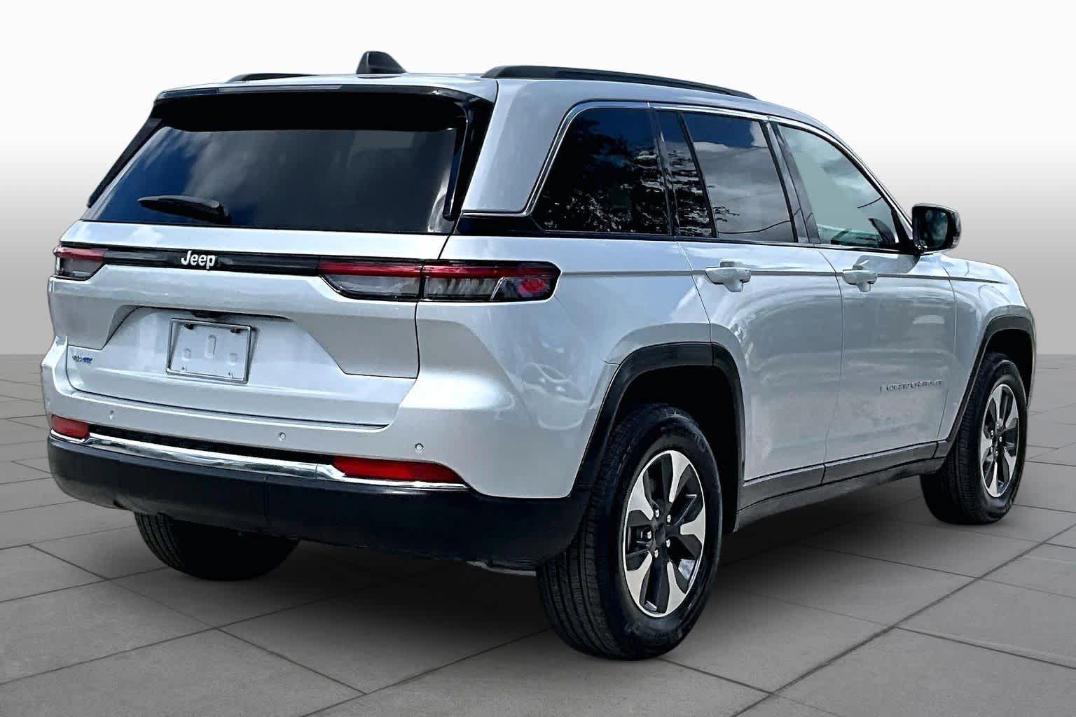 Used 2024 Jeep Grand Cherokee Limited 4xe AWD/4WD image 24