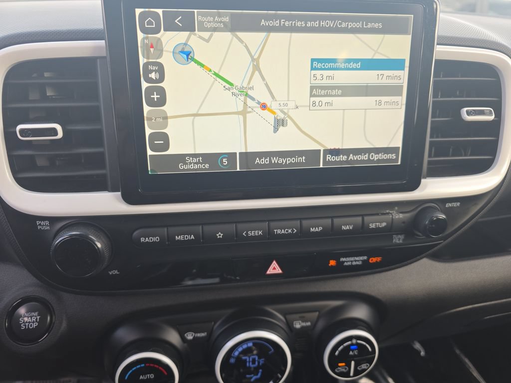 Used 2024 Hyundai Venue Limited FWD image 18