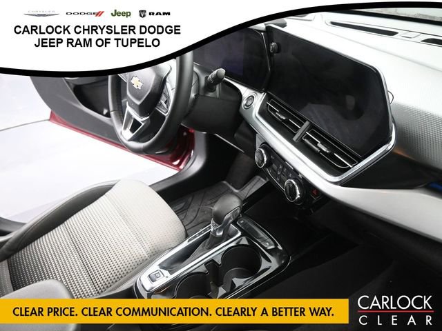 Used 2025 Chevrolet Trax LT w/ Driver Confidence Package image 43