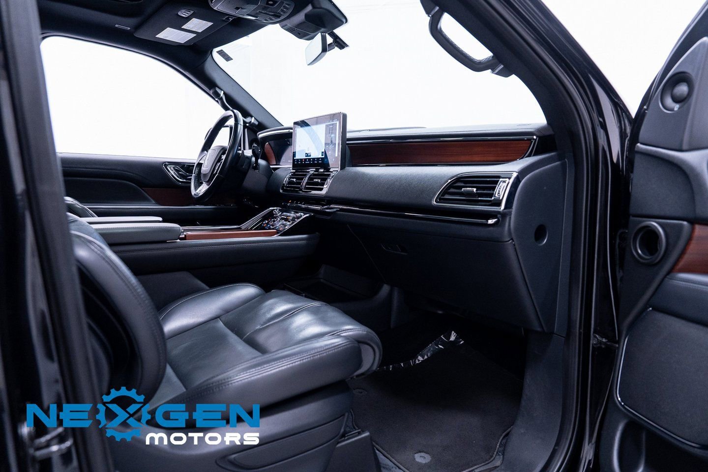 Used 2022 Lincoln Navigator Reserve image 52