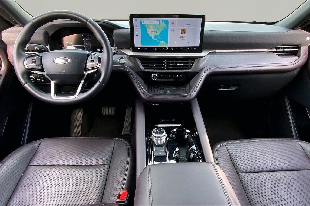 Used 2025 Ford Explorer Platinum w/ LUX Leather Package image 7