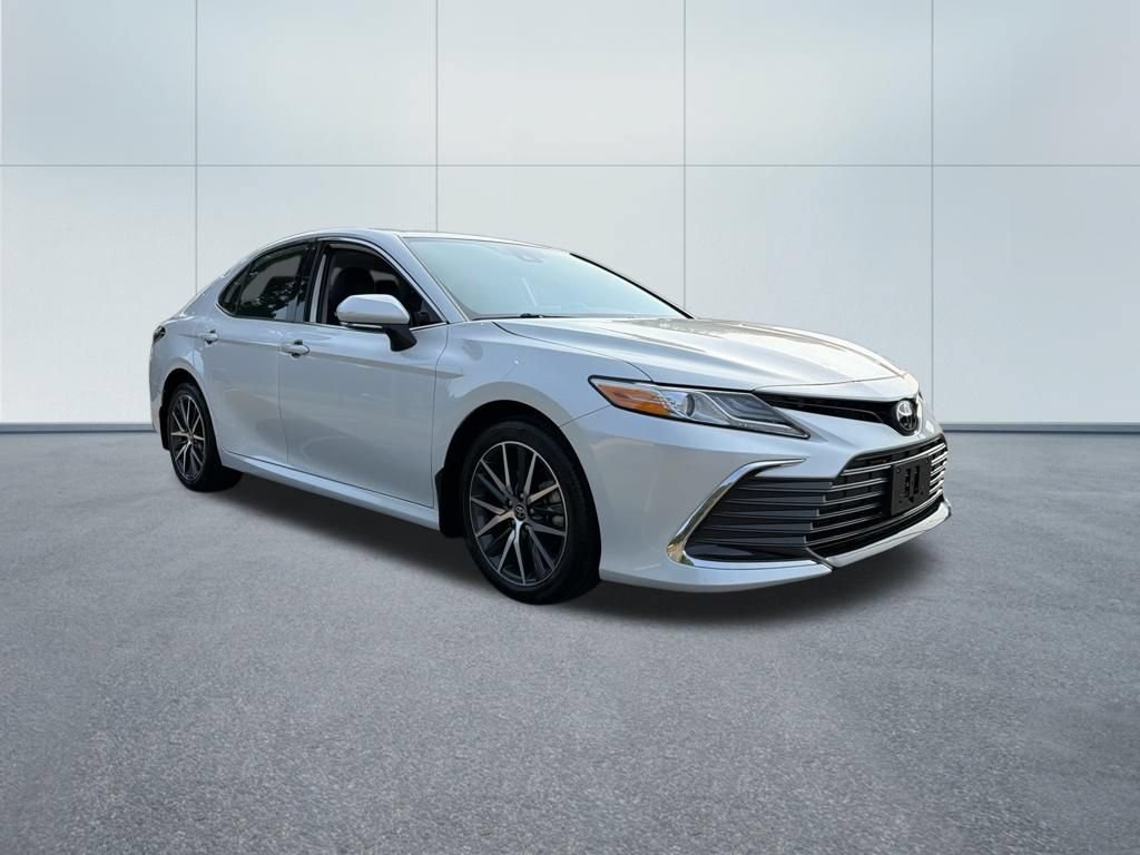 Used 2024 Toyota Camry XLE AWD/4WD image 4