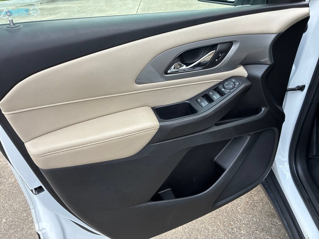 Used 2022 Chevrolet Traverse LS FWD image 22