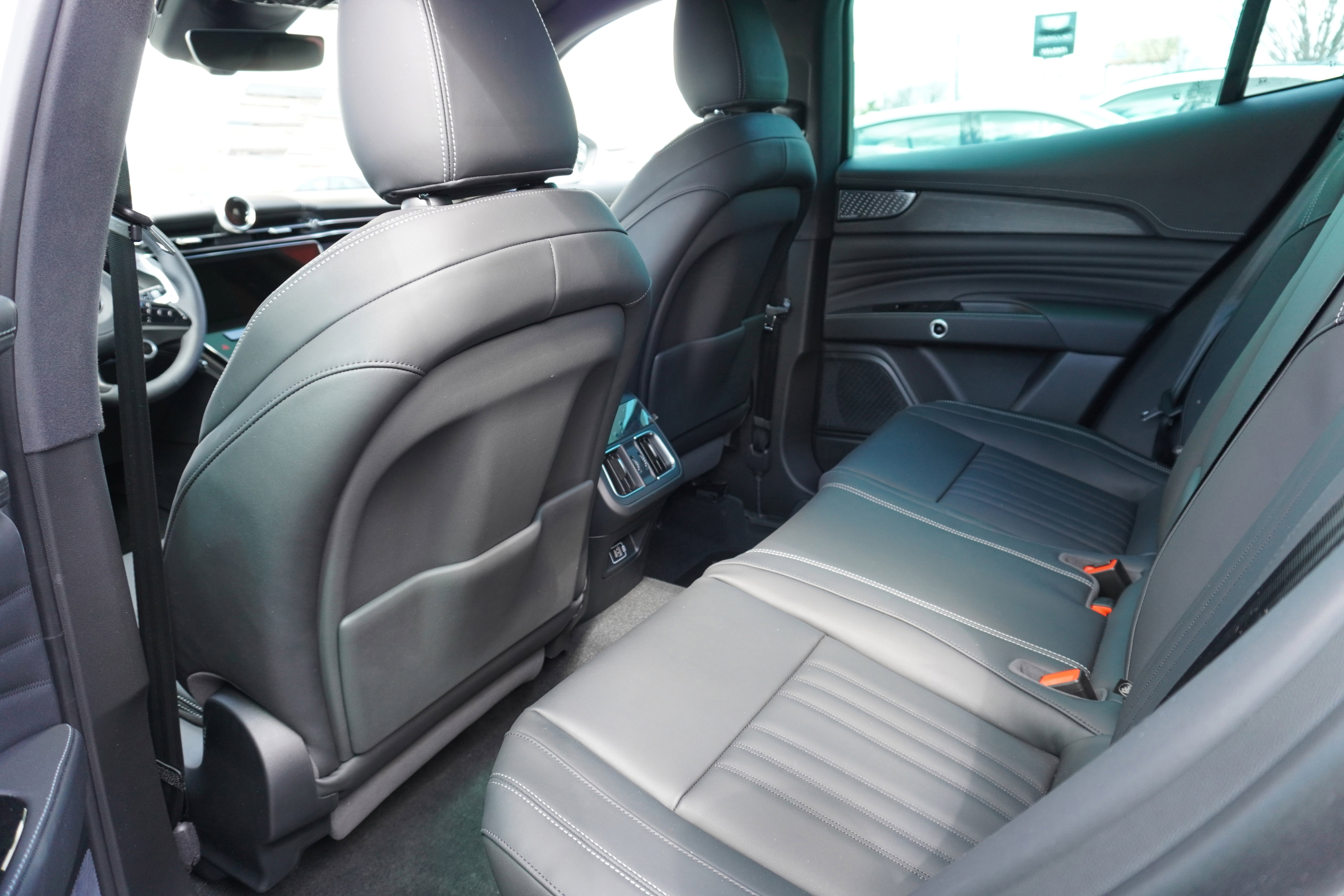 New 2025 Maserati Grecale Modena image 17