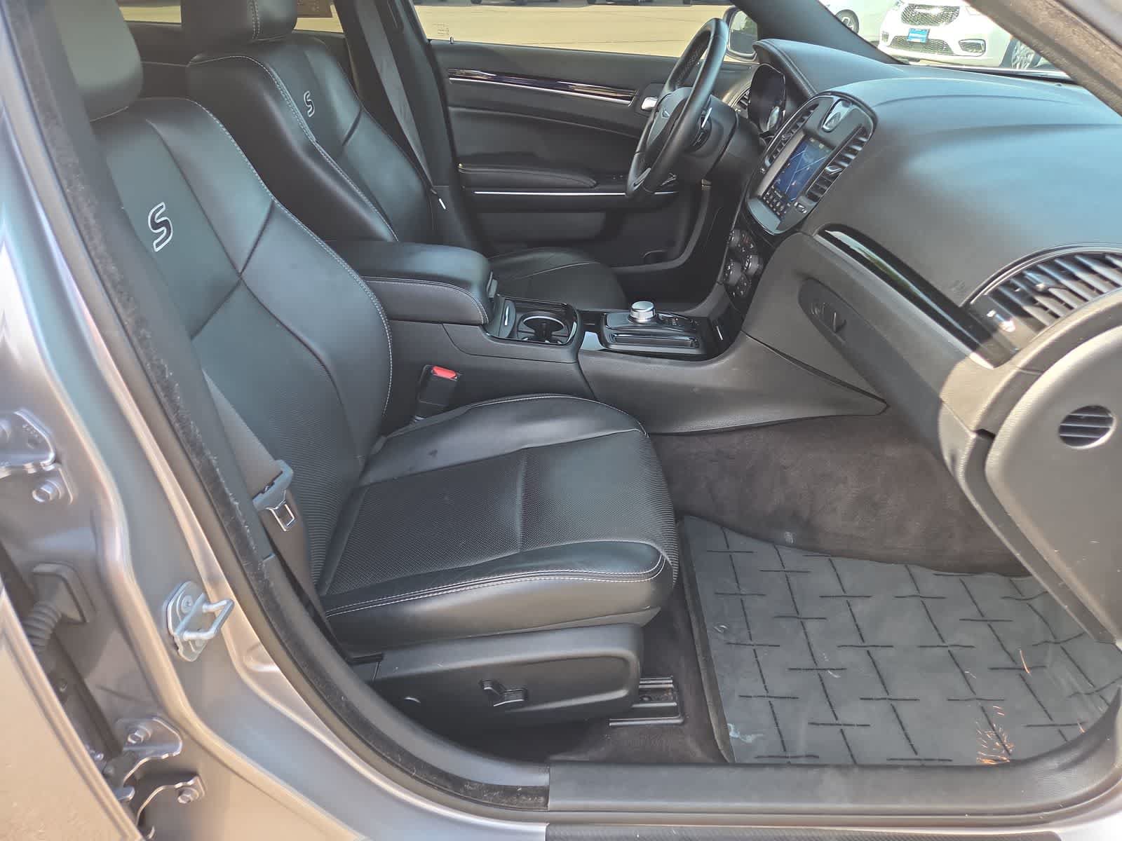 Used 2018 Chrysler 300 S w/ 300S Premium Group 2 RWD image 22