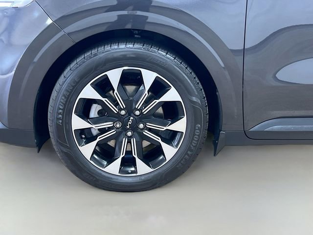 Used 2024 Kia Carnival EX image 33