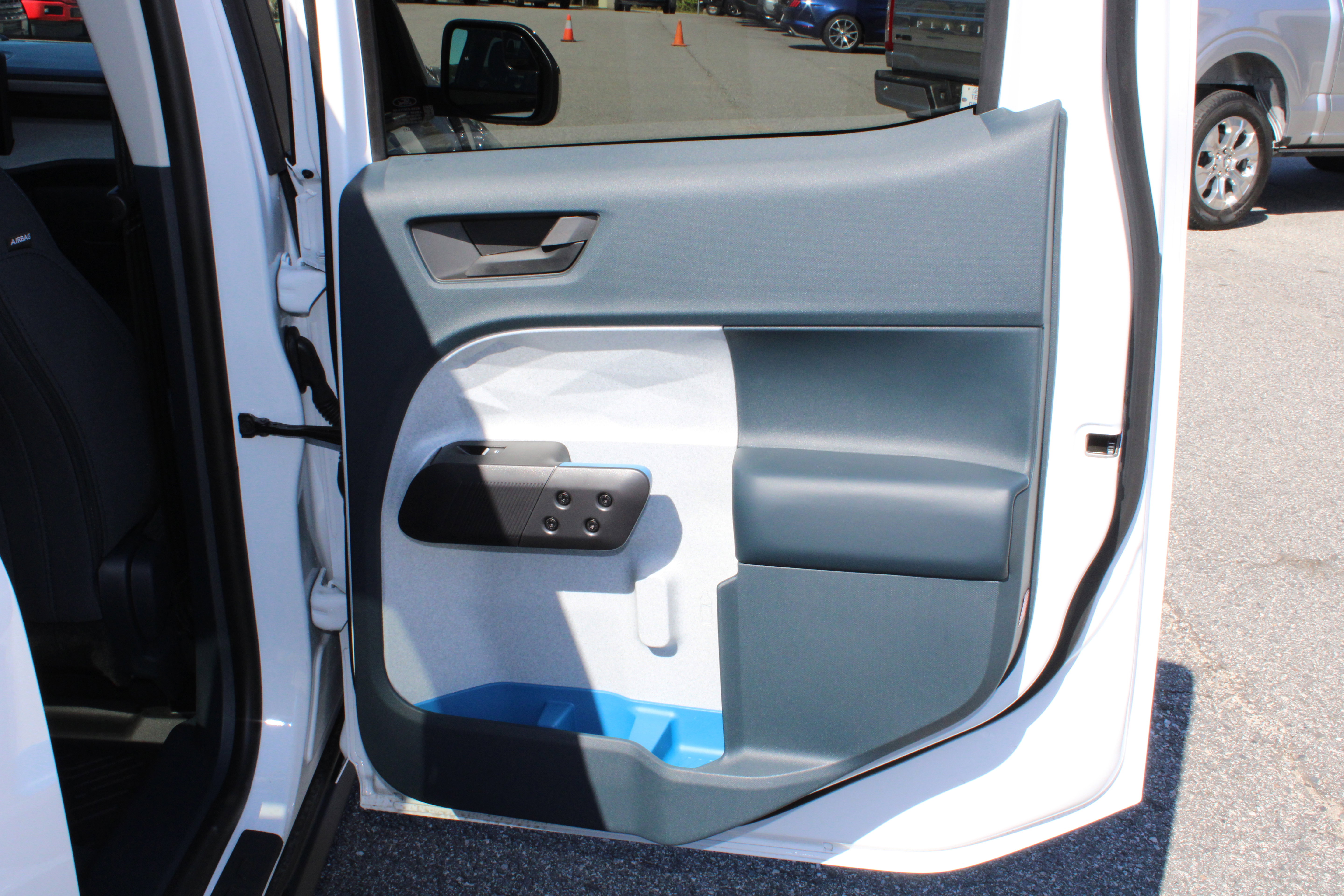 Used 2025 Ford Maverick XLT w/ XLT Luxury Package image 14