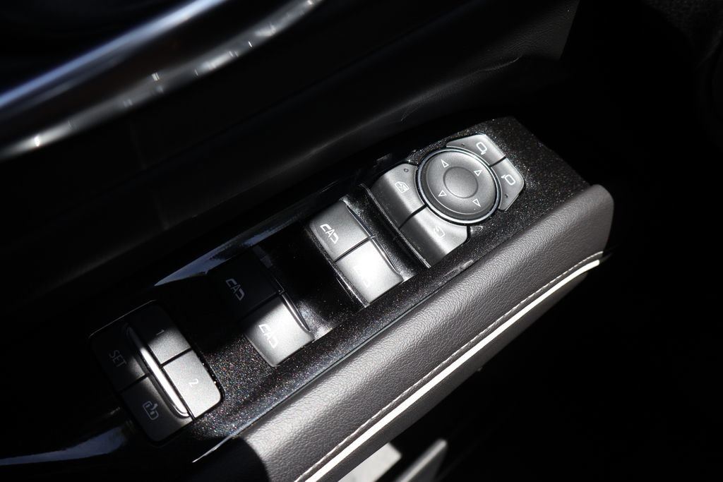 Certified 2022 Cadillac Escalade ESV Luxury w/ LPO, Illumination Package AWD/4WD image 41