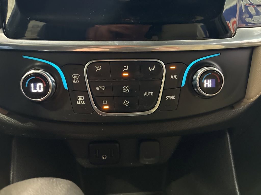 Used 2022 Chevrolet Traverse LS FWD image 27