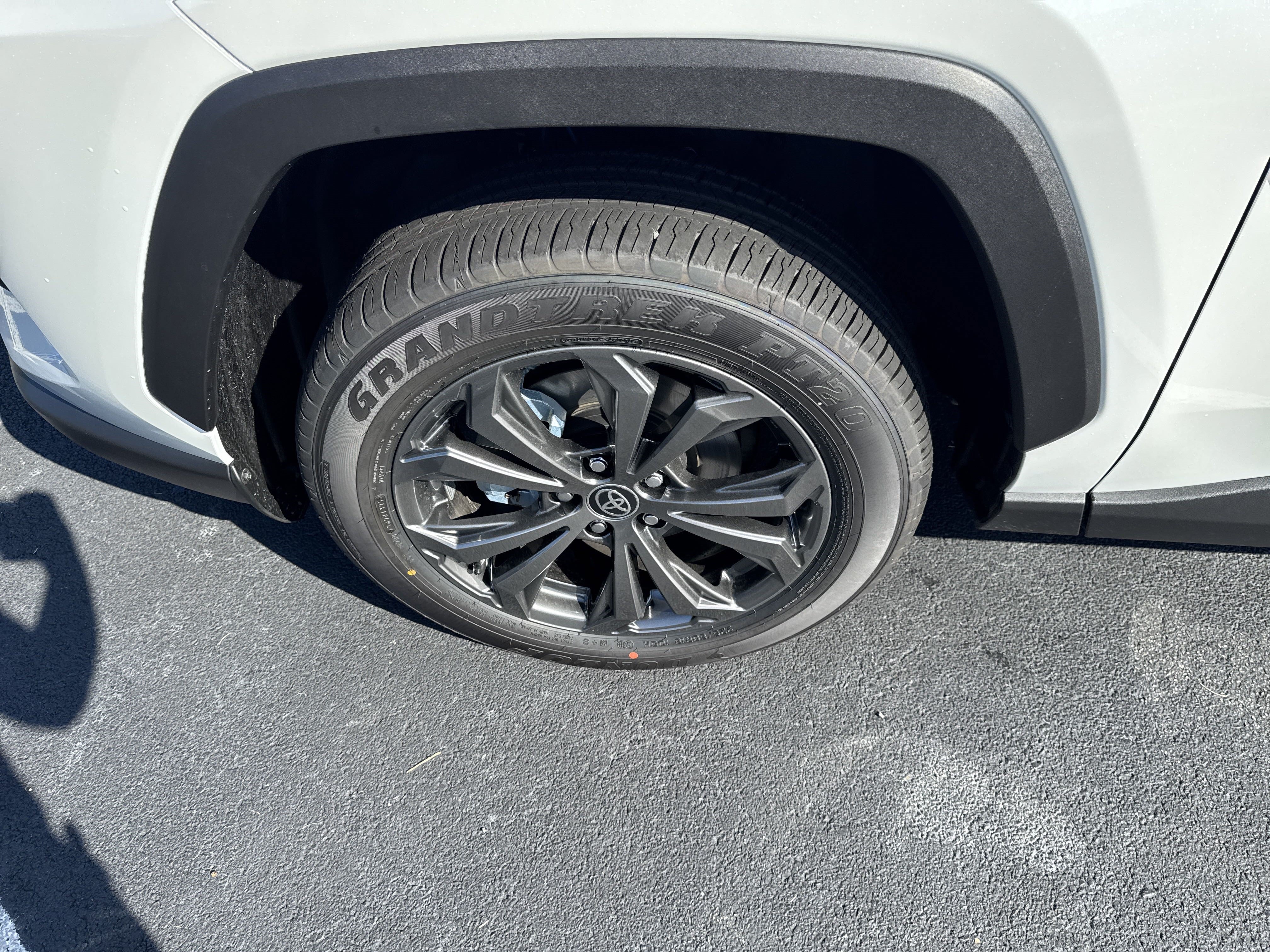 New 2025 Toyota RAV4 Limited w/ Advanced Technology Package AWD/4WD image 9