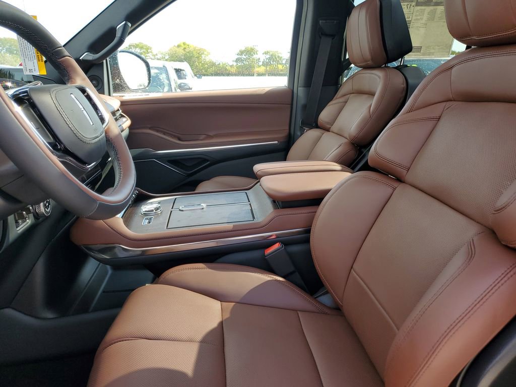 New 2025 Lincoln Navigator L Reserve image 21