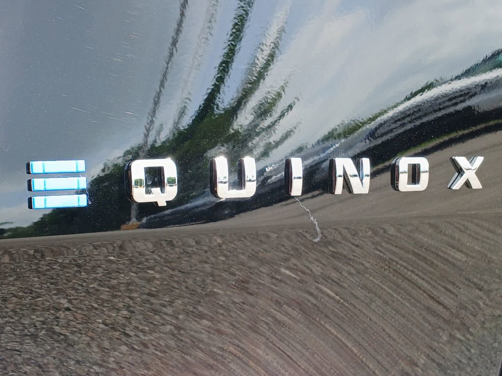 New 2025 Chevrolet Equinox EV LT image 32