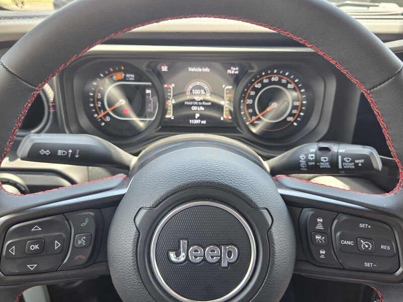 Certified 2024 Jeep Wrangler Unlimited Rubicon AWD/4WD image 23