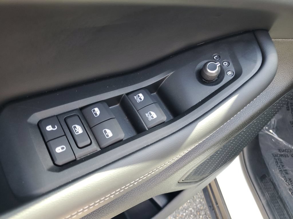 Used 2025 Jeep Grand Cherokee Laredo X w/ Luxury Tech Group I AWD/4WD image 9