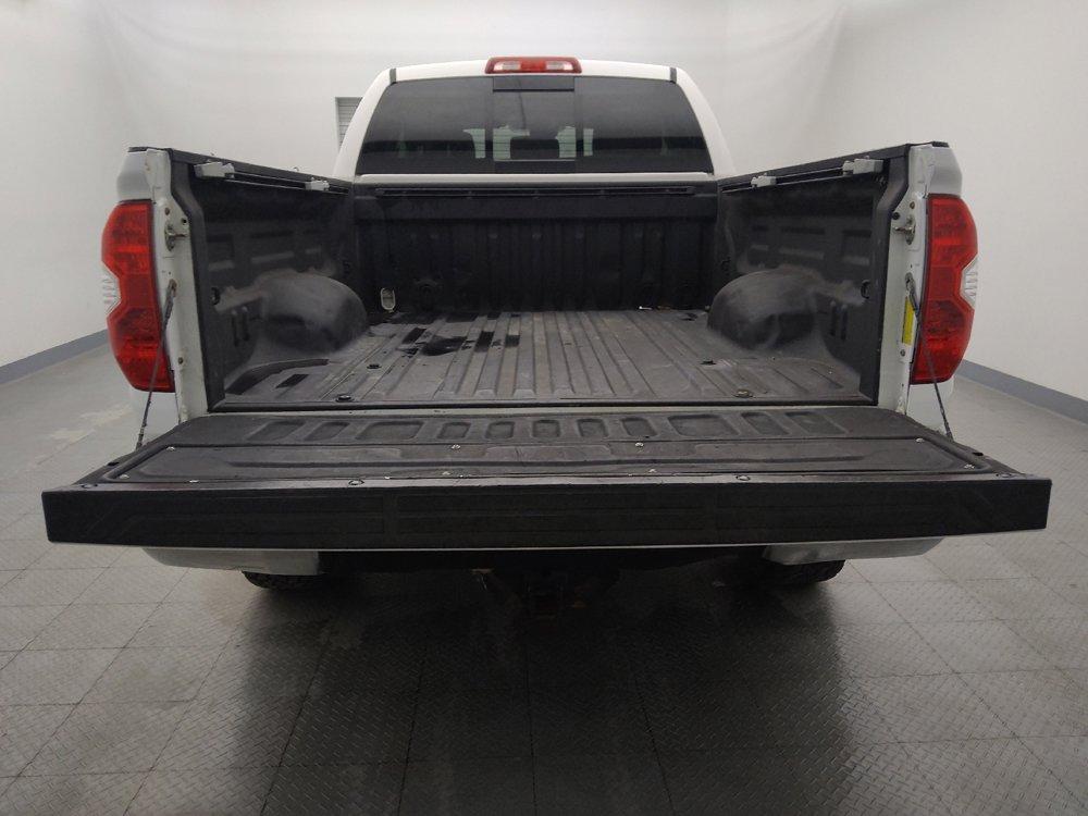 Used 2018 Toyota Tundra SR5 w/ SR5 Upgrade Package AWD/4WD image 29