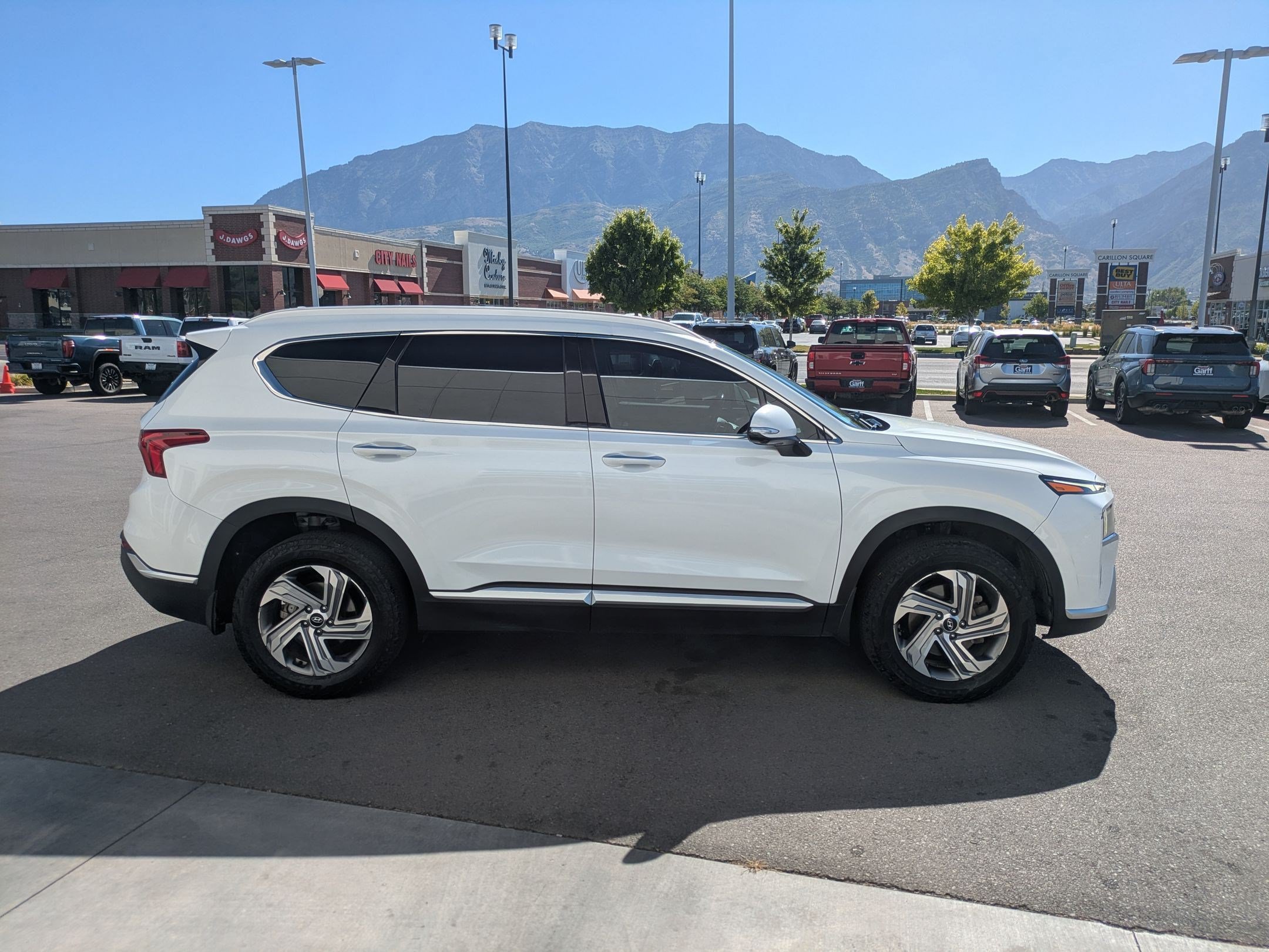 Used 2023 Hyundai Santa Fe SEL w/ Premium Package AWD/4WD image 2