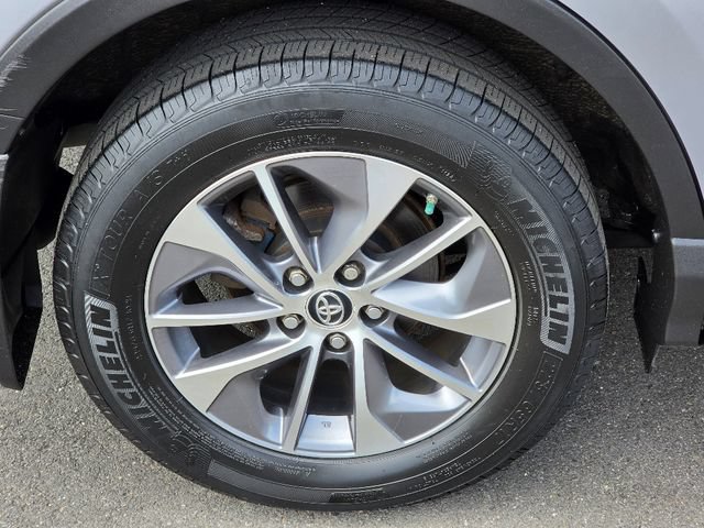 Used 2017 Toyota RAV4 XLE w/ Convenience Package AWD/4WD image 12