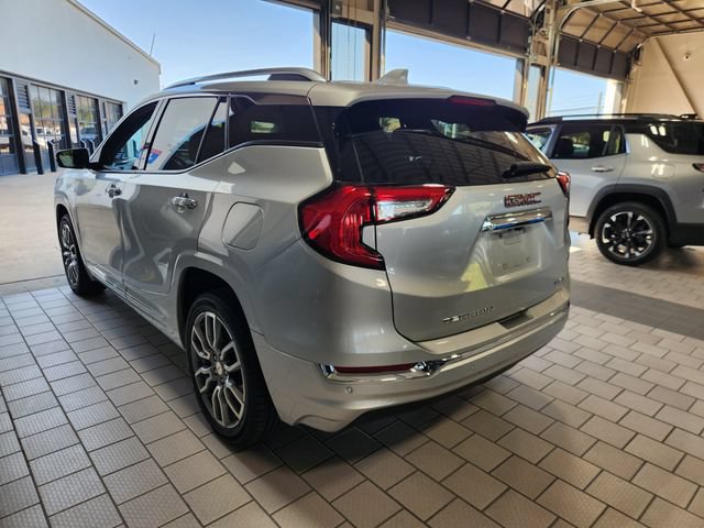 Used 2022 GMC Terrain Denali AWD/4WD image 4