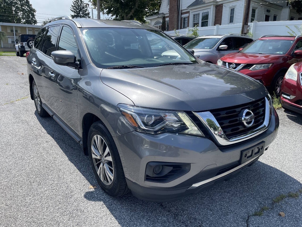 Used 2019 Nissan Pathfinder S AWD/4WD image 4