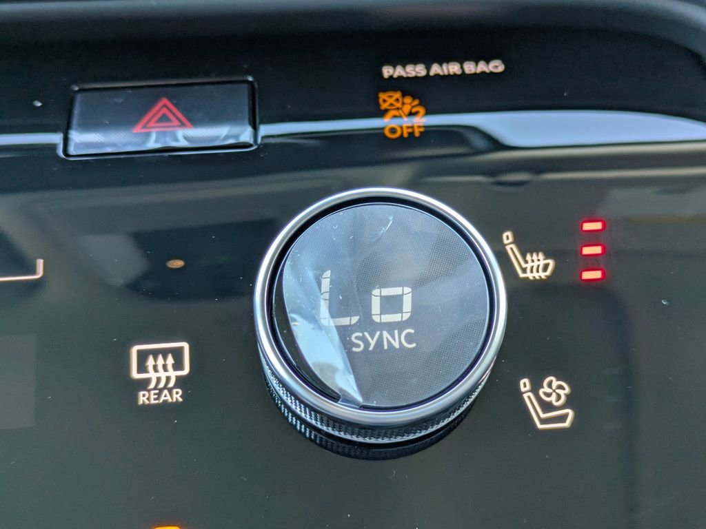 New 2026 INFINITI QX60 Luxe w/ Family Package image 25