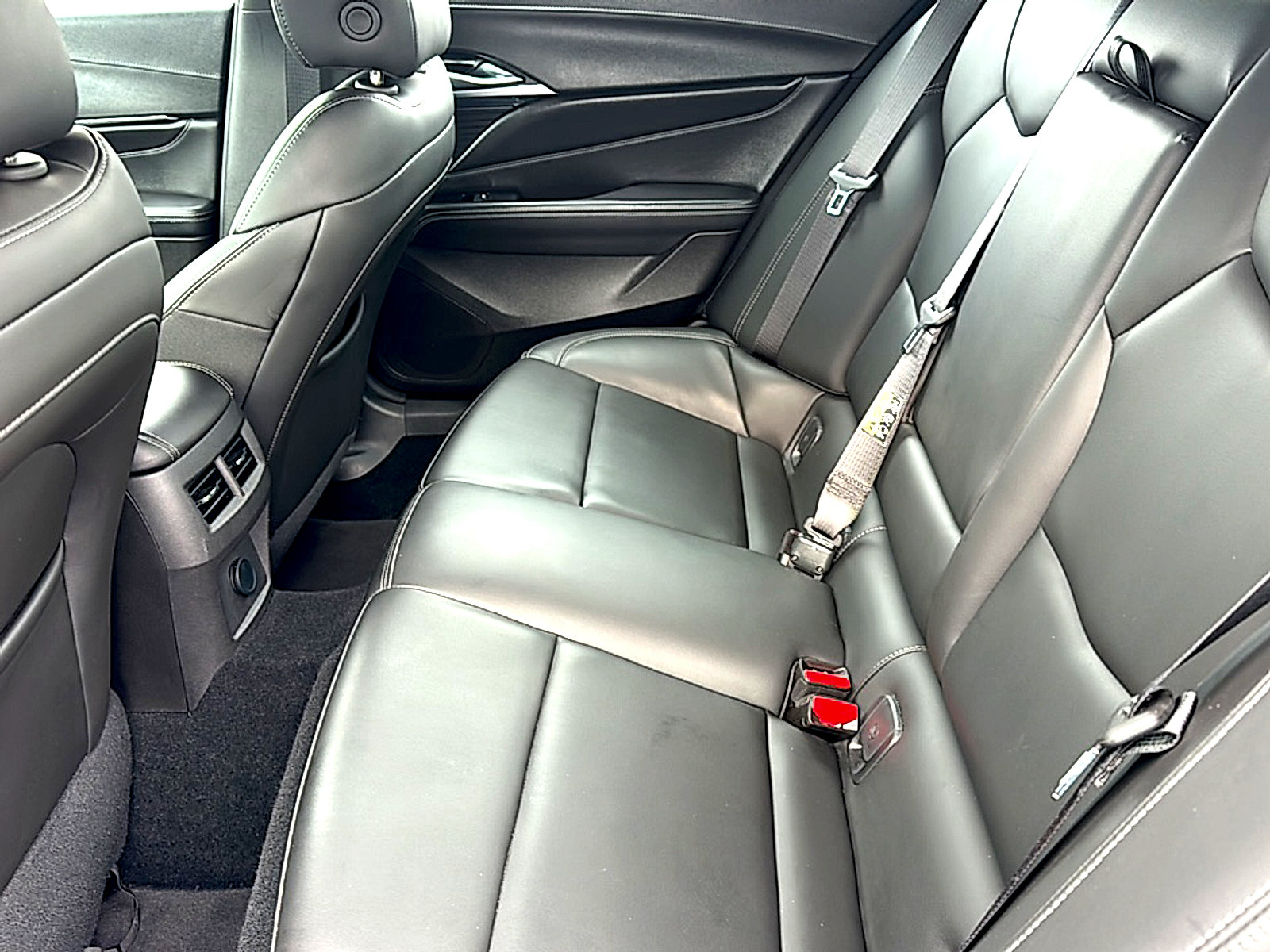 Used 2024 Cadillac CT4 Luxury w/ Cold Weather Package RWD image 18