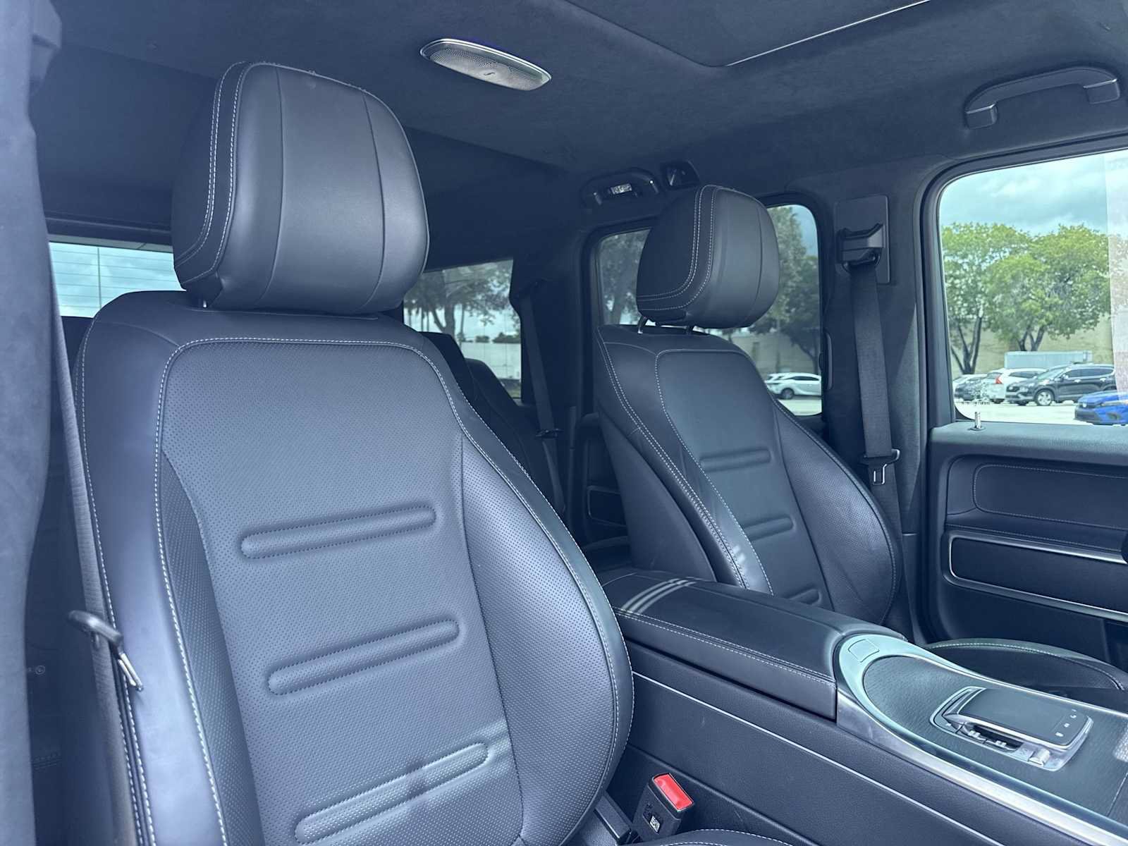 Used 2025 Mercedes-Benz G 550 image 27