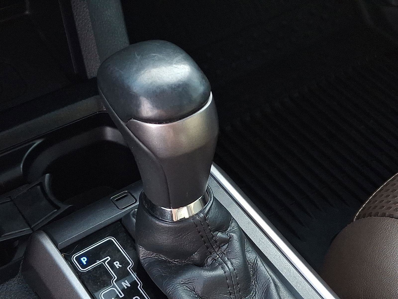 Used 2018 Toyota Tacoma Limited image 15