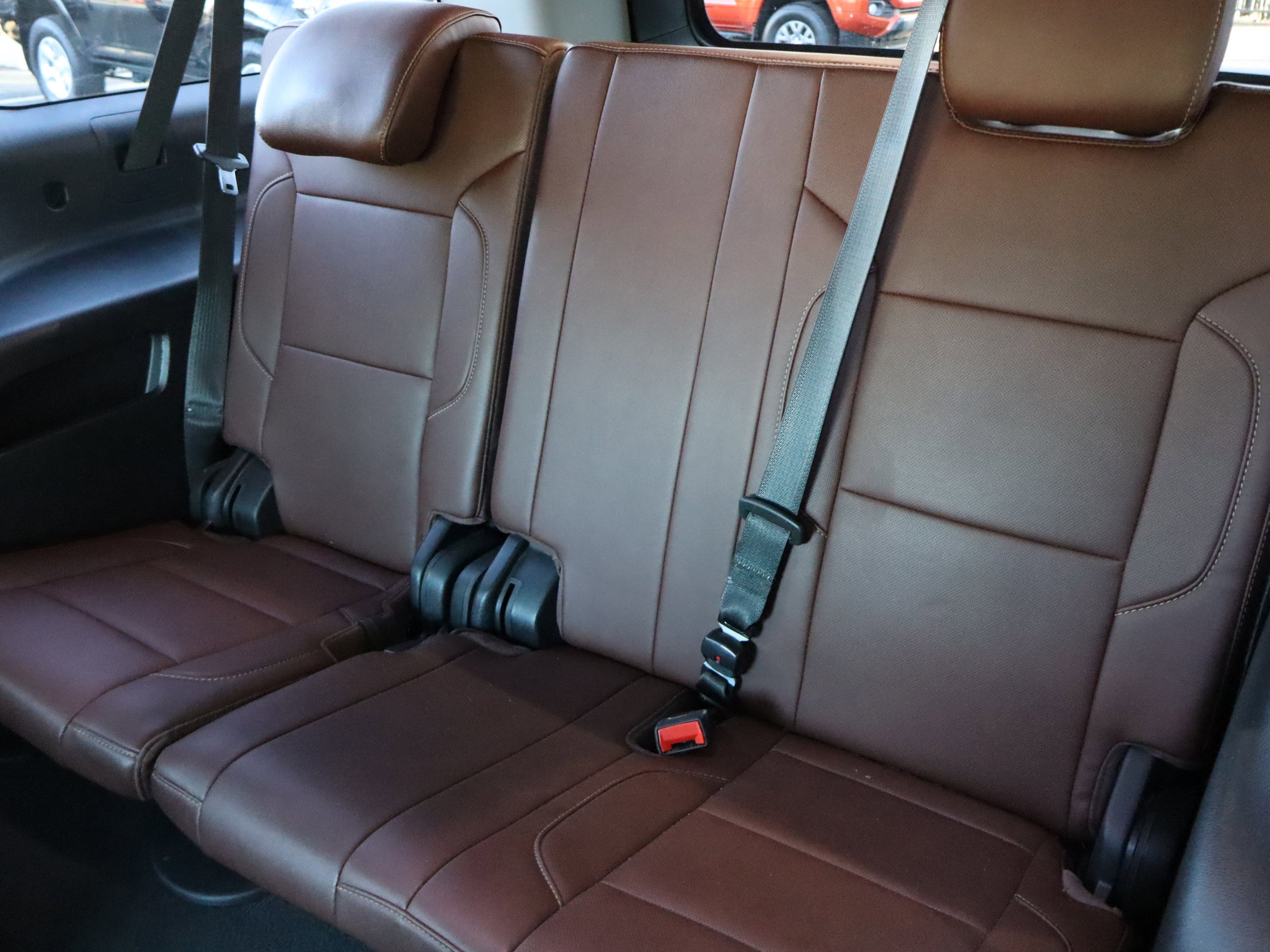 Used 2020 Chevrolet Suburban Premier w/ Premier Plus Edition image 34