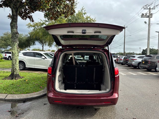 Used 2023 Chrysler Voyager LX FWD image 14