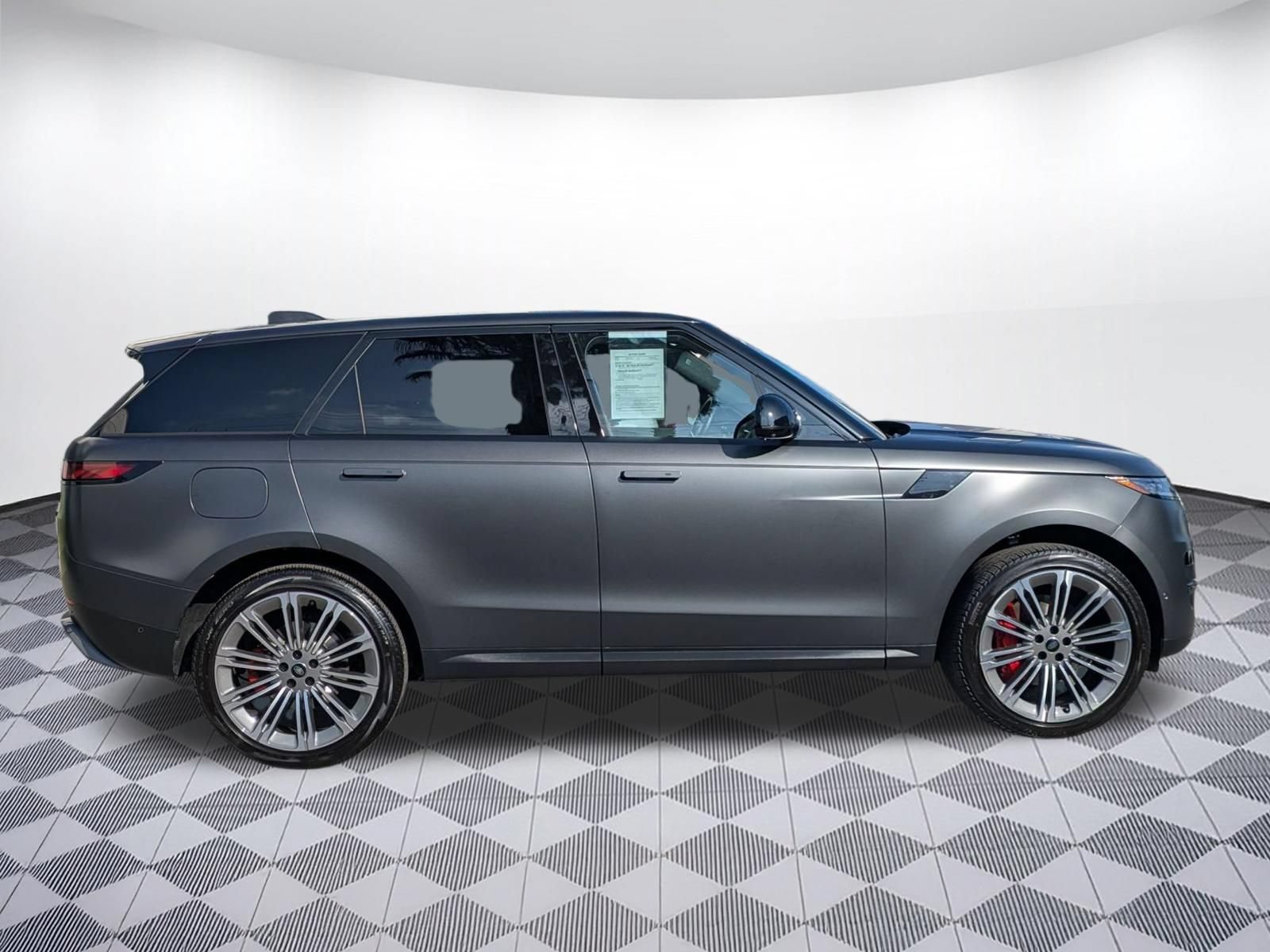 Used 2024 Land Rover Range Rover Sport SE AWD/4WD image 6