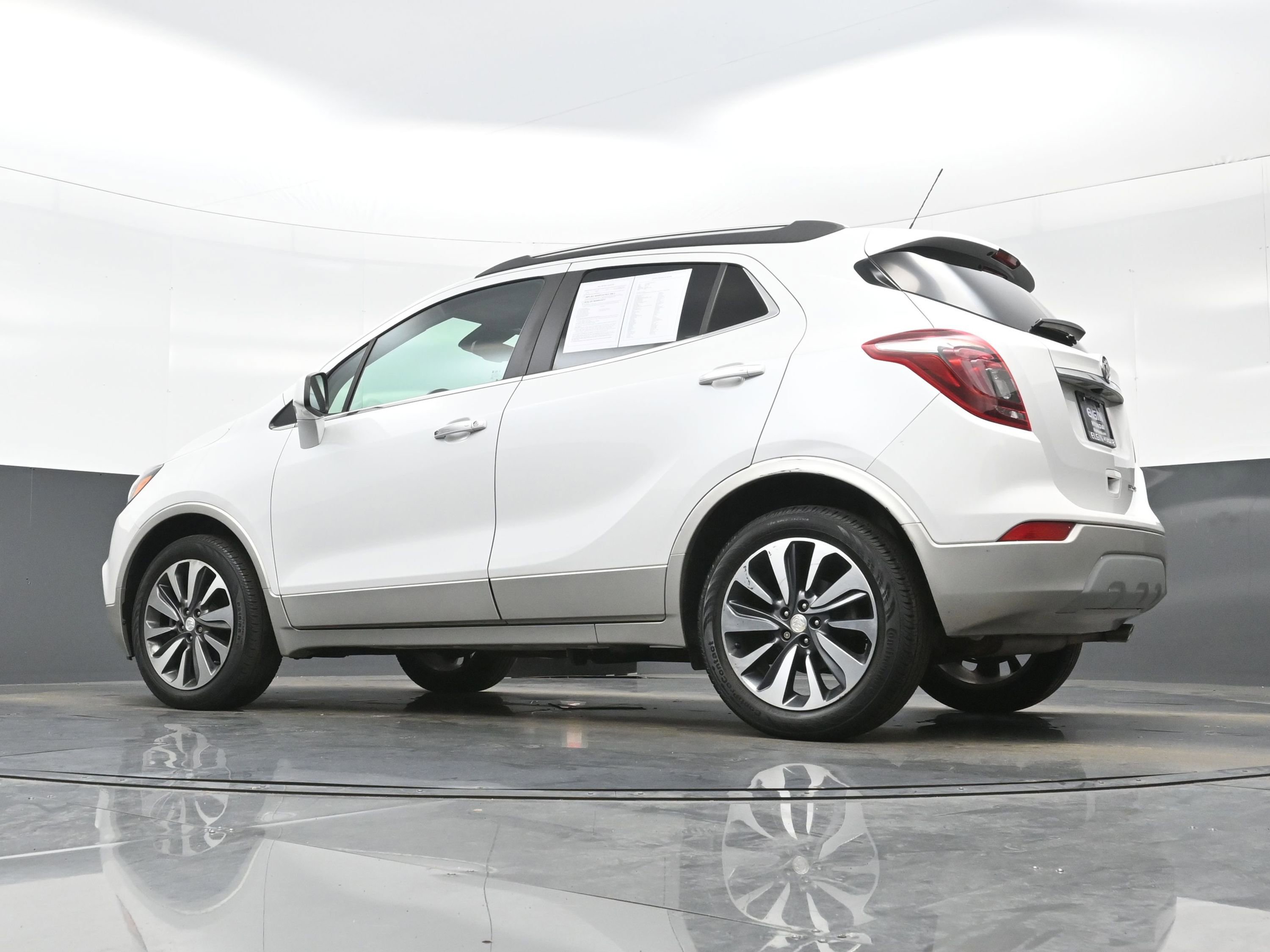 Used 2021 Buick Encore Preferred FWD image 29