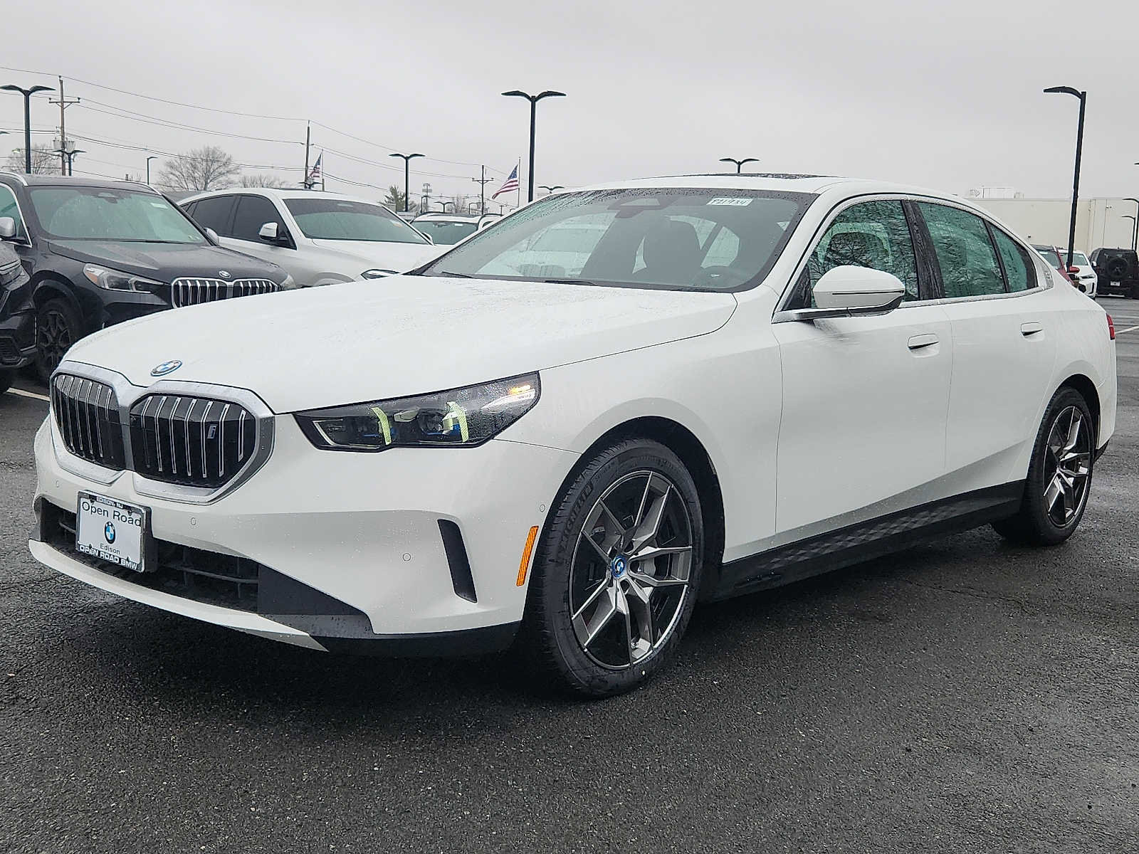 Used 2024 BMW i5 eDrive40i w/ Premium Package image 3