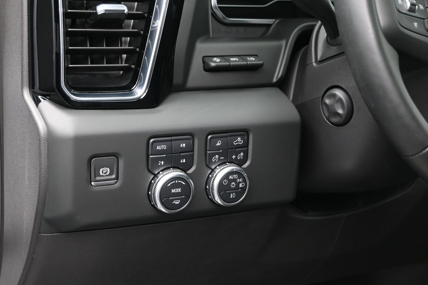 Used 2024 GMC Sierra 1500 Denali w/ Denali Reserve Package AWD/4WD image 23