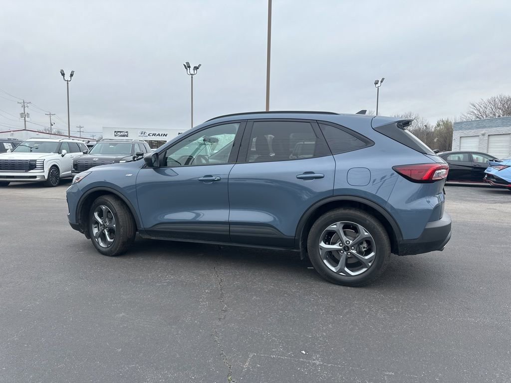 Used 2025 Ford Escape ST-Line image 9