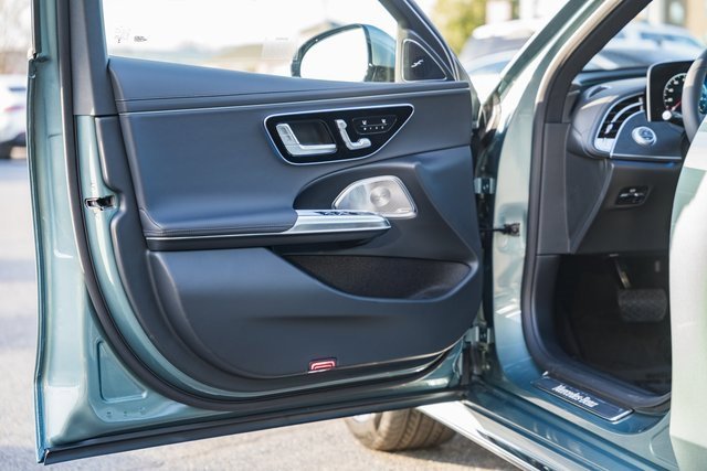 New 2026 Mercedes-Benz E 350 4MATIC Sedan image 37