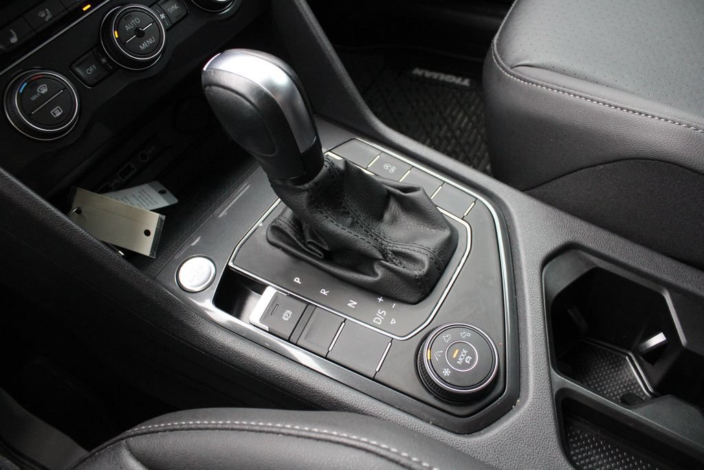 Used 2020 Volkswagen Tiguan SE AWD/4WD image 17
