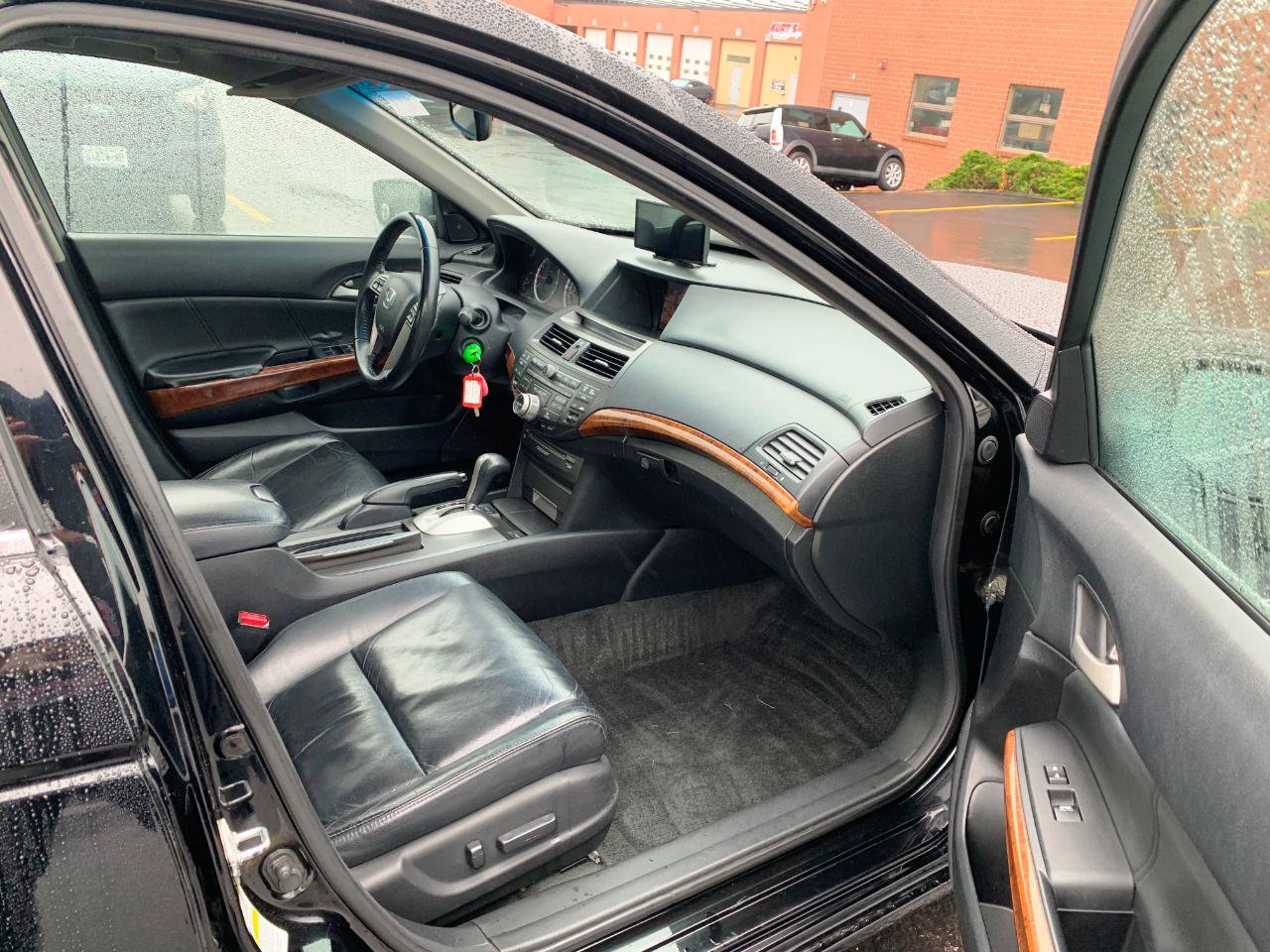 Used 2011 Honda Accord EX-L image 16