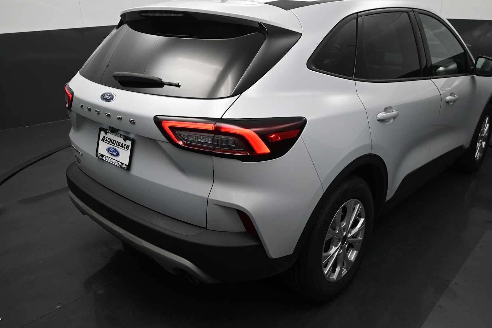 Certified 2025 Ford Escape Active w/ Cold Weather Package FWD image 13