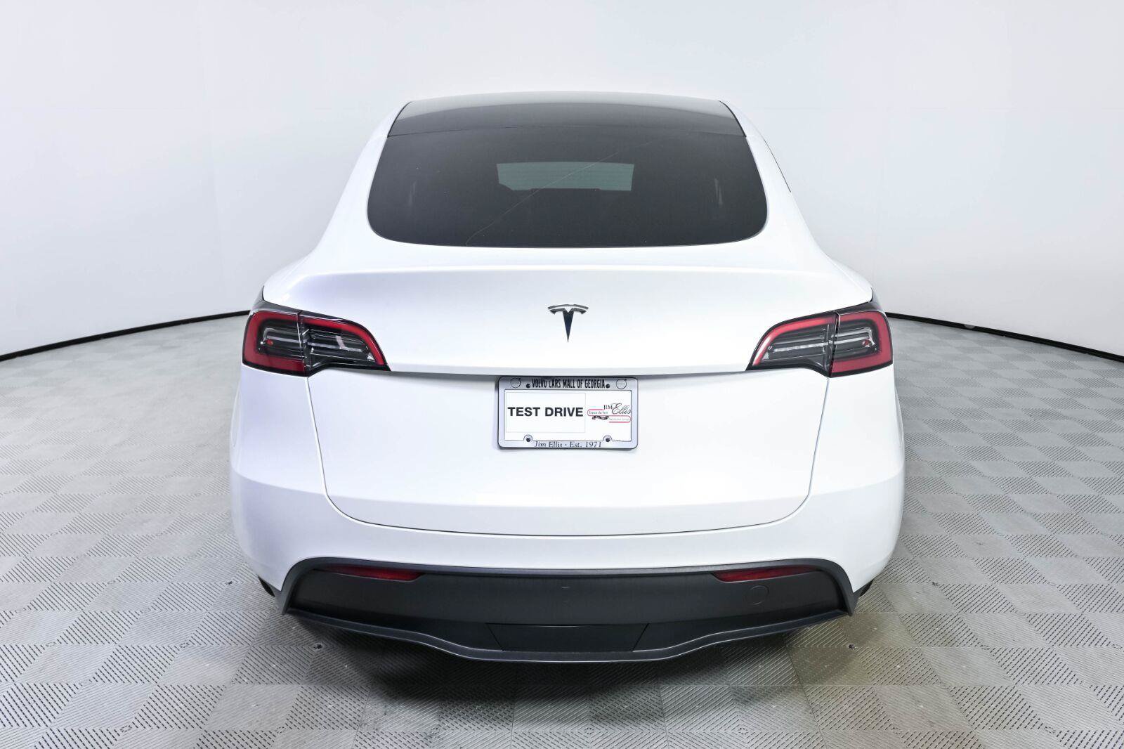Used 2024 Tesla Model Y Long Range AWD/4WD image 27