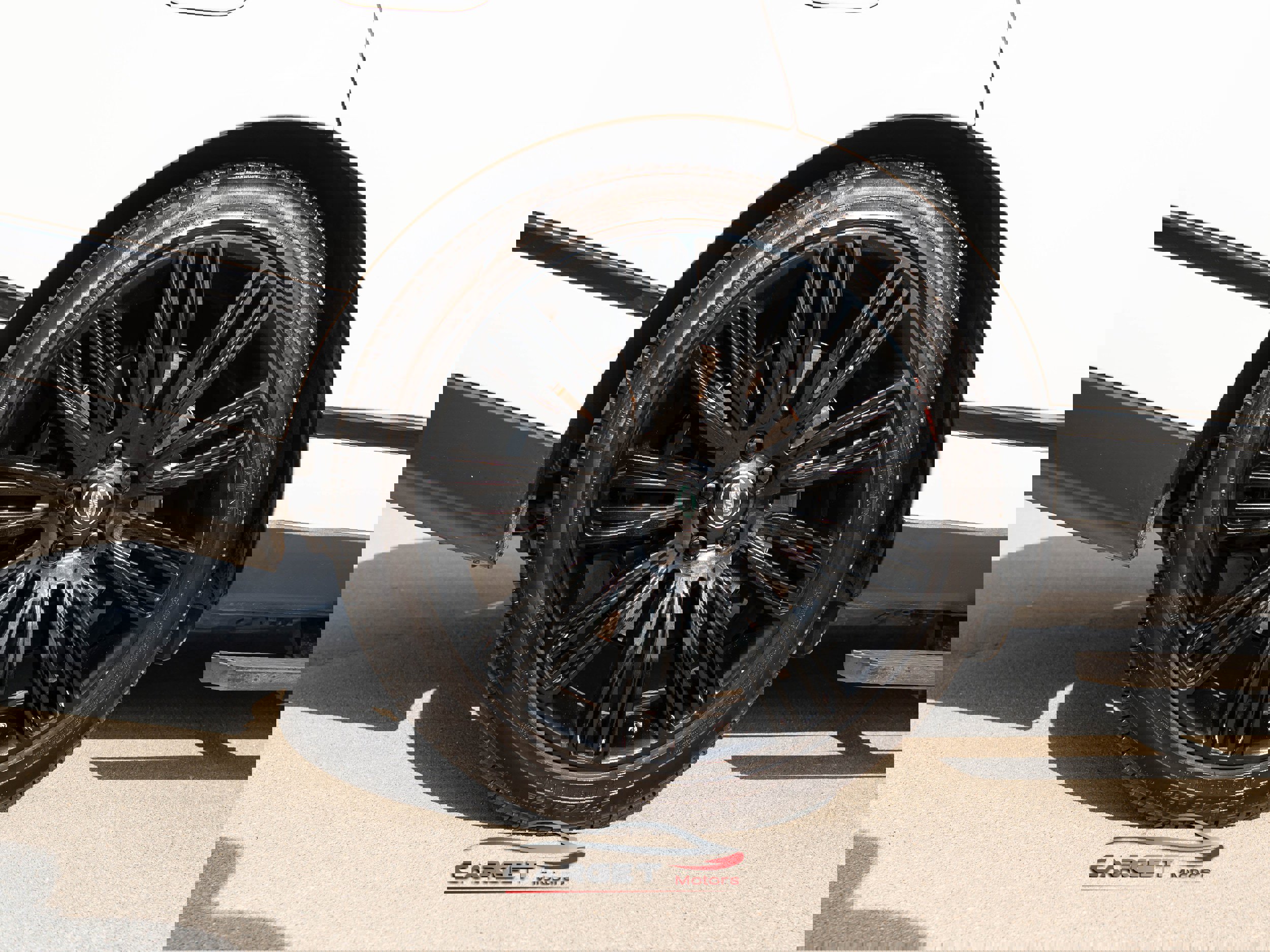 Used 2019 Land Rover Range Rover Long Wheelbase Supercharged image 11