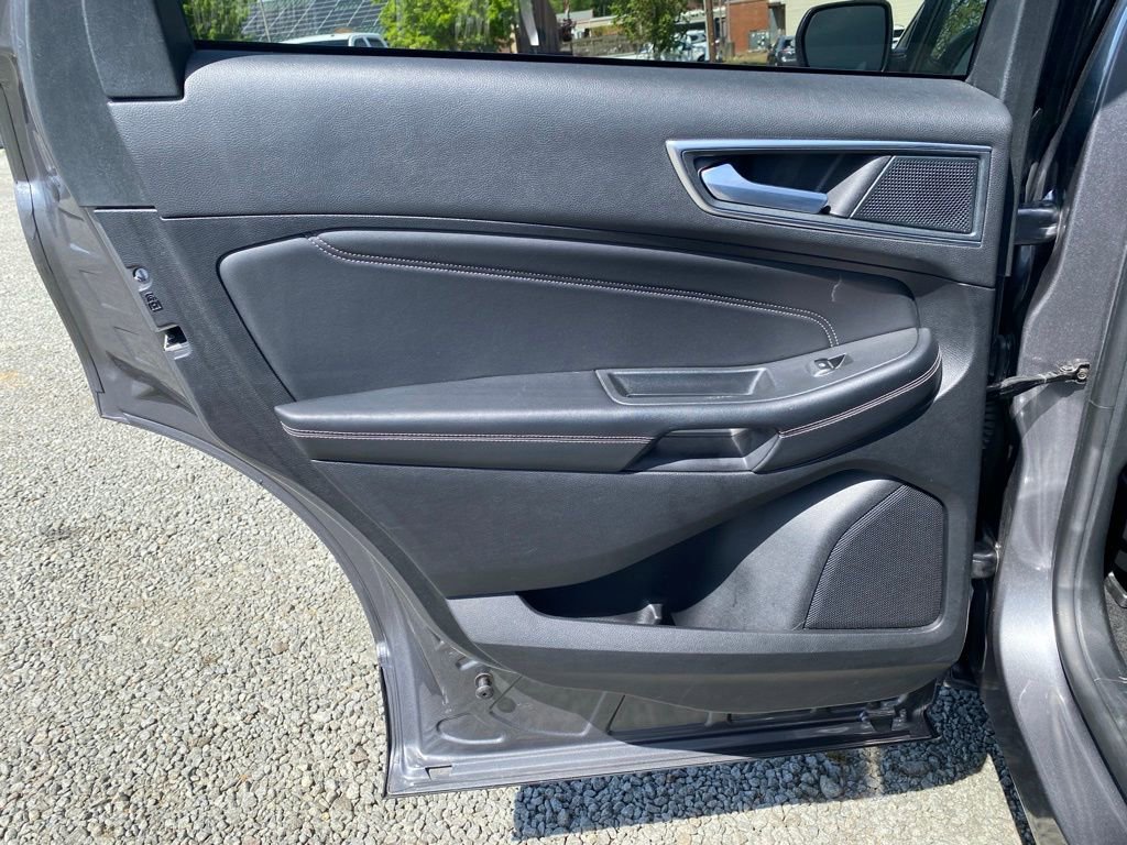 Used 2024 Ford Edge Titanium AWD/4WD image 17