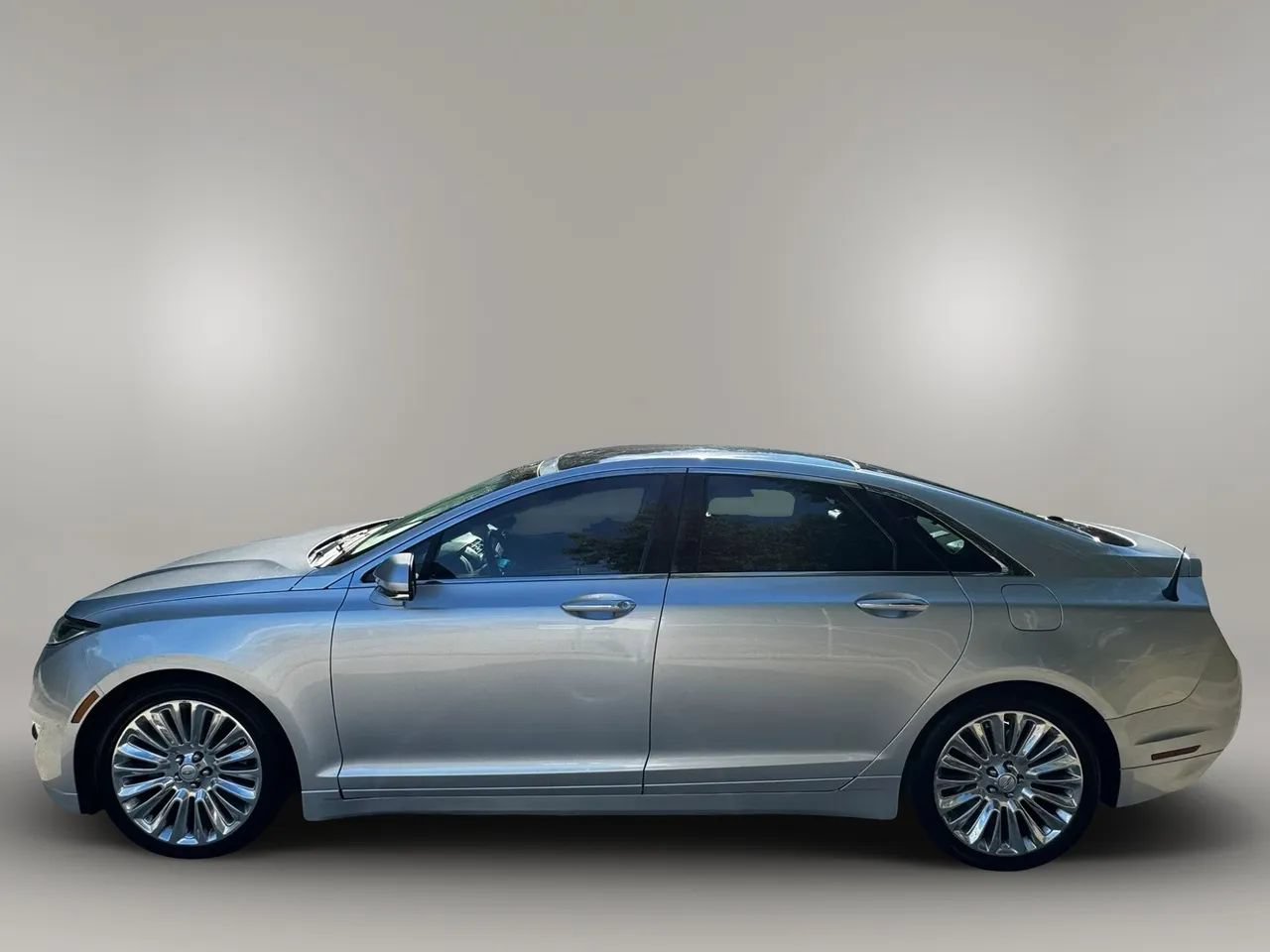 Used 2013 Lincoln MKZ FWD image 5