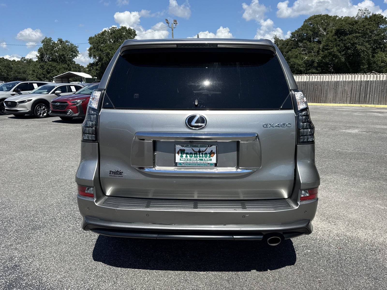Used 2023 Lexus GX 460 Premium w/ Accessory Package AWD/4WD image 4